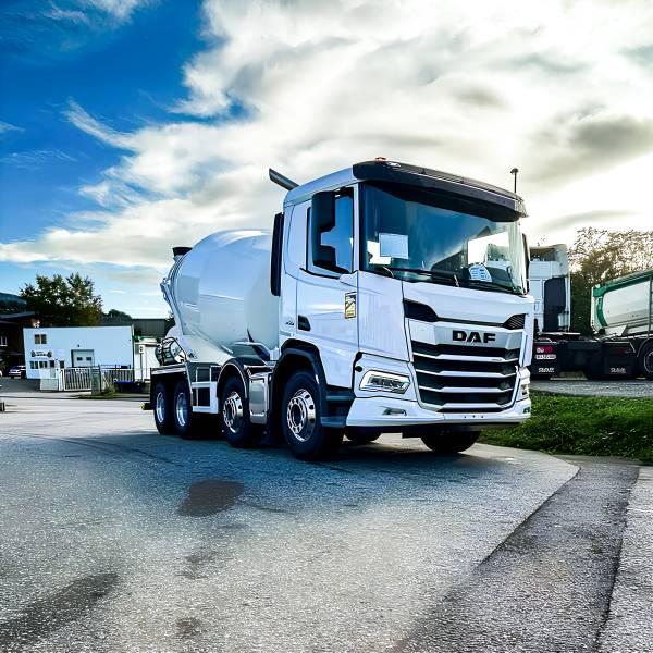 DAF XD 450 8X4 - TOUPIE À BÉTON STETTER