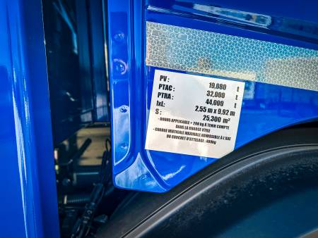 DAF XDC 450 8X4 Construction - Plateau-Grue FASSI plaque