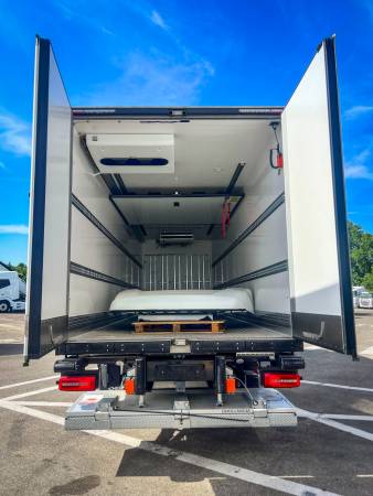 DAF XD 450 6X2 caisse frigorifique disponible à Toulouse ou Occitanie pour la distribution de marchandises 